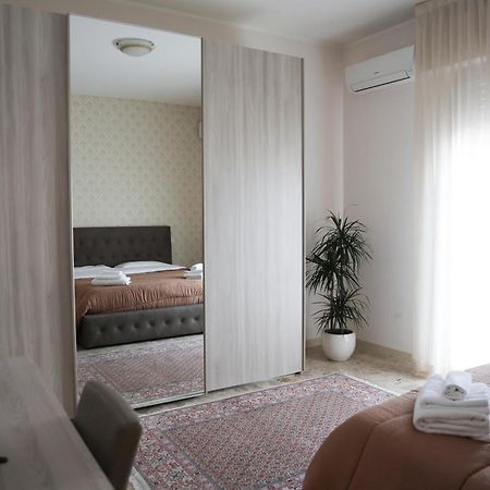 Blancohouse - Berto Luxury Rimini Centro Storico Apartman Kültér fotó